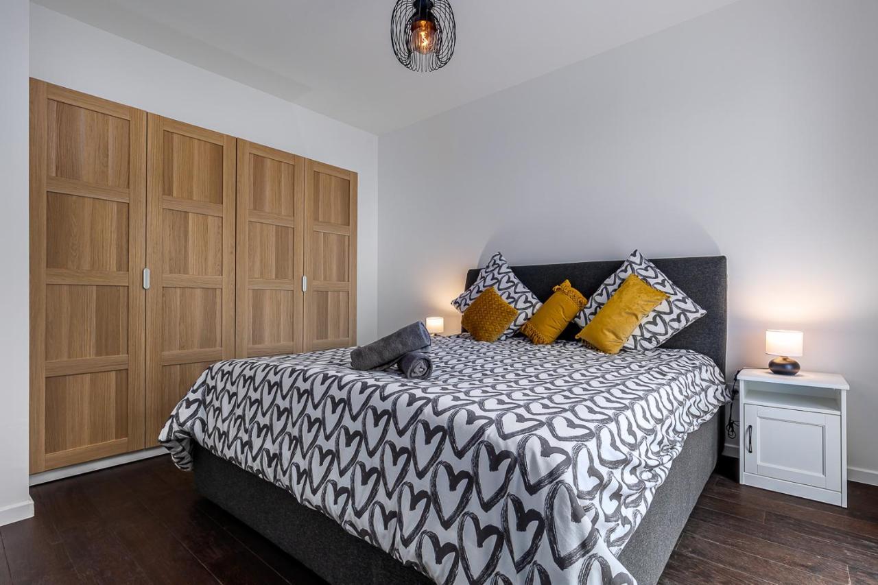 King Size Bed - Free Private Parking - Garden & Terrace - 14Min From Disneyland Ferrières-en-Brie Exteriör bild
