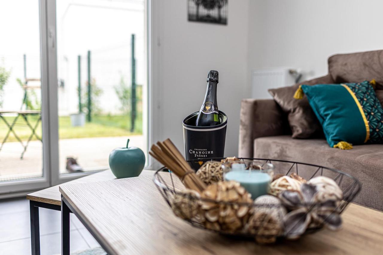 King Size Bed - Free Private Parking - Garden & Terrace - 14Min From Disneyland Ferrières-en-Brie Exteriör bild