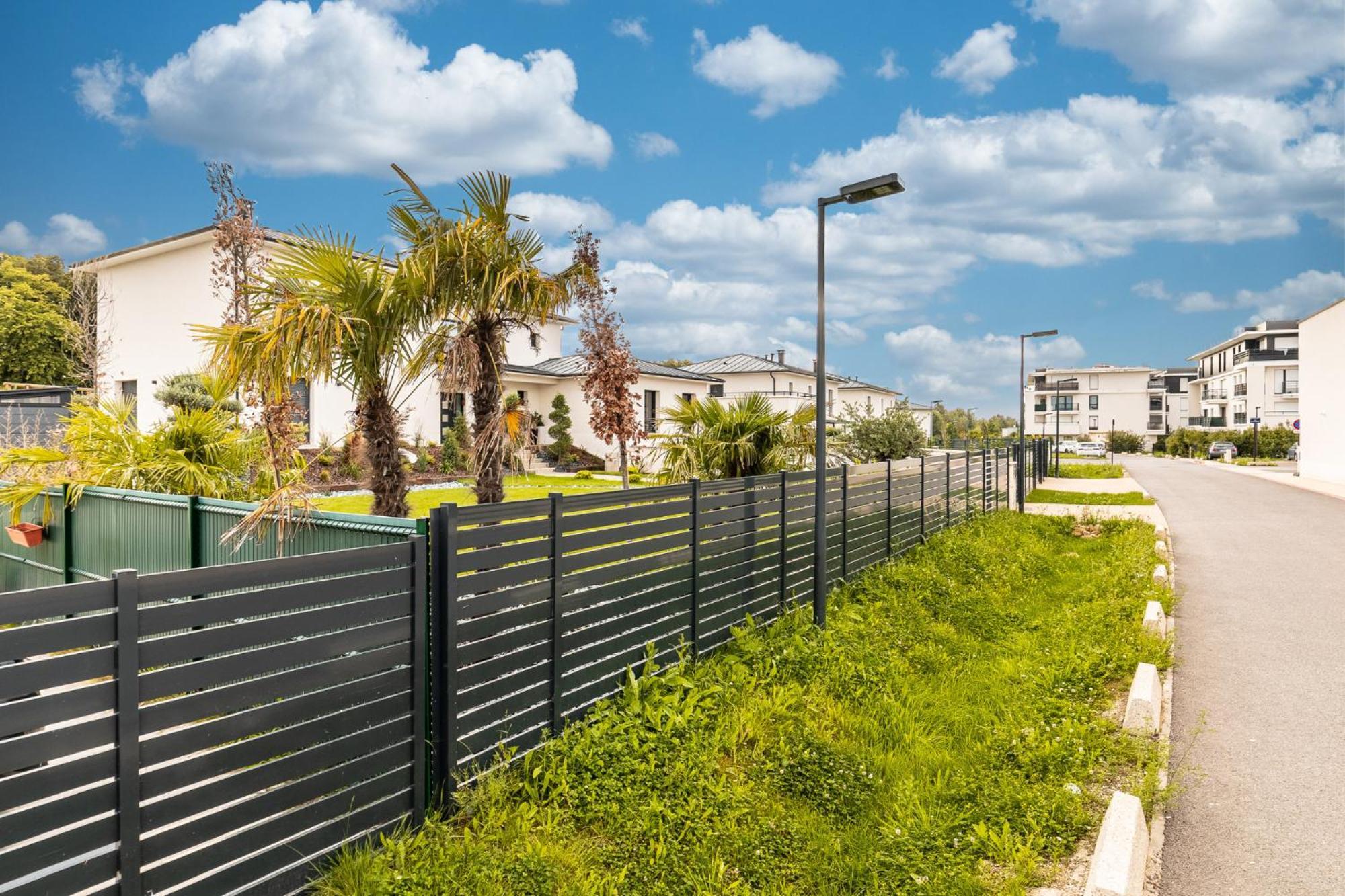 King Size Bed - Free Private Parking - Garden & Terrace - 14Min From Disneyland Ferrières-en-Brie Exteriör bild